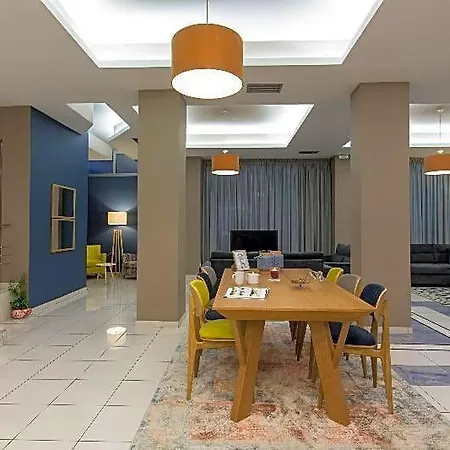 Hotel Elena 2*