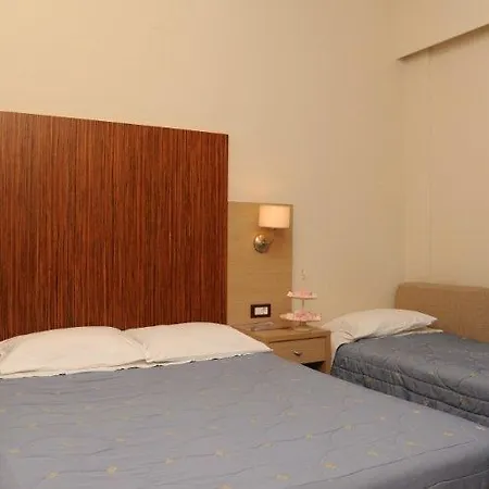 Elena Hotel 2*