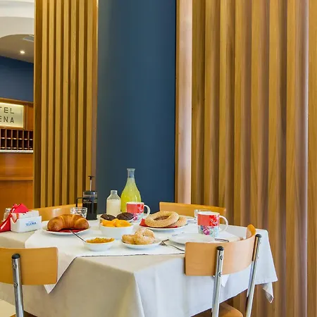 Elena Hotel 2*