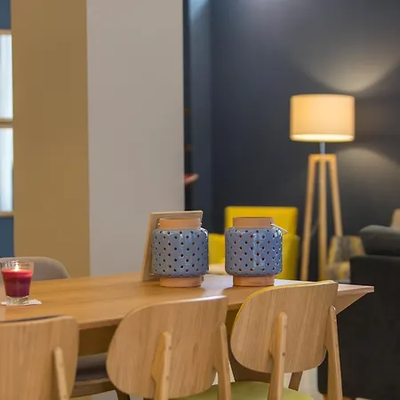 Elena نافبليو